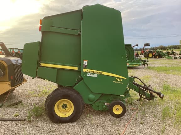 Image of John Deere 569 MegaWide Plus equipment image 2