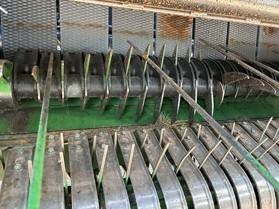Image of John Deere 569 MegaWide Plus equipment image 3