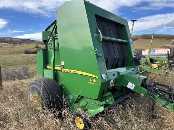Image of John Deere 569 MegaWide Plus equipment image 1