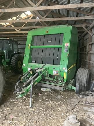 Image of John Deere 569 MegaWide Plus equipment image 1