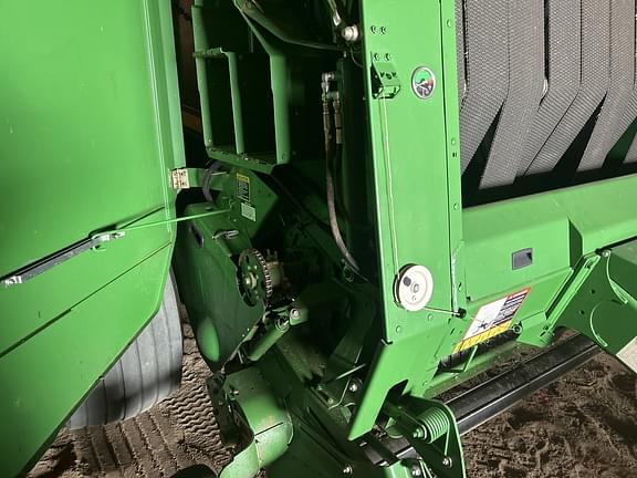 Image of John Deere 569 MegaWide Plus equipment image 4