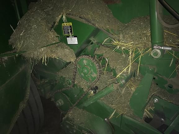 Image of John Deere 569 MegaWide Plus equipment image 4