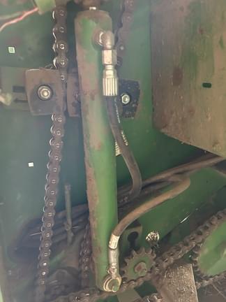 Image of John Deere 569 MegaWide Plus equipment image 4