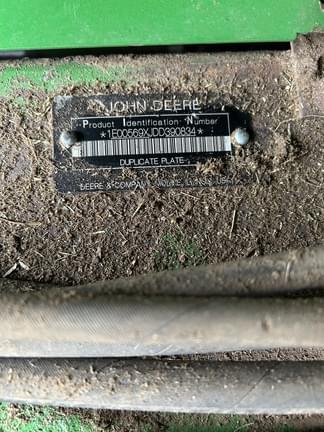 Image of John Deere 569 MegaWide Plus equipment image 1