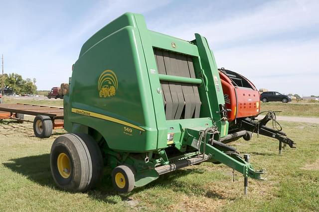 Image of John Deere 569 Premium equipment image 1