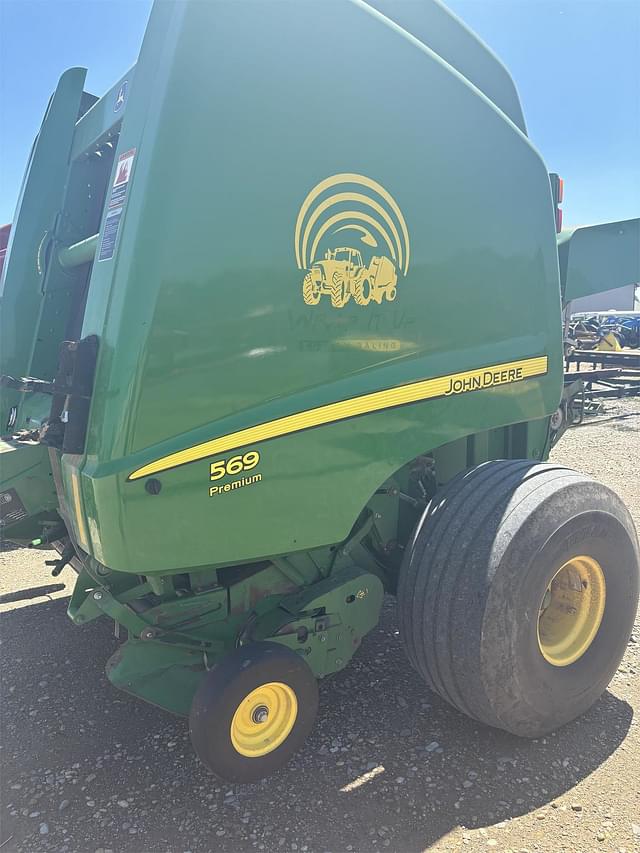 Image of John Deere 569 Premium equipment image 4