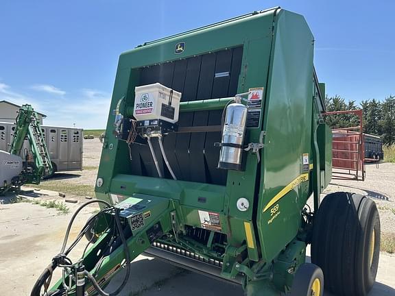 Image of John Deere 569 MegaWide Plus equipment image 1