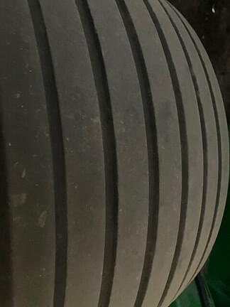 Image of John Deere 569 MegaWide Plus equipment image 2