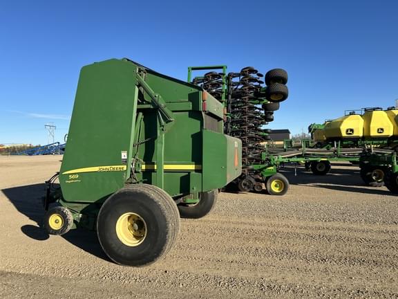 Image of John Deere 569 MegaWide Plus equipment image 4