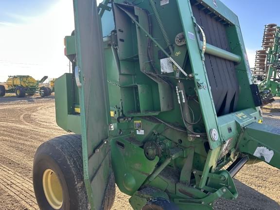 Image of John Deere 569 MegaWide Plus equipment image 1