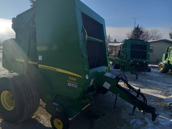 Image of John Deere 569 equipment image 1