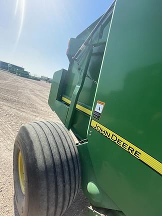 Image of John Deere 569 MegaWide Plus equipment image 4