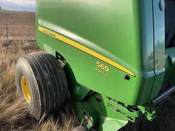 Image of John Deere 569 equipment image 1