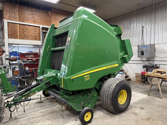 Image of John Deere 569 Premium equipment image 1