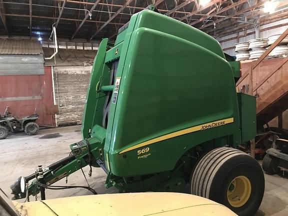 Image of John Deere 569 Premium equipment image 1