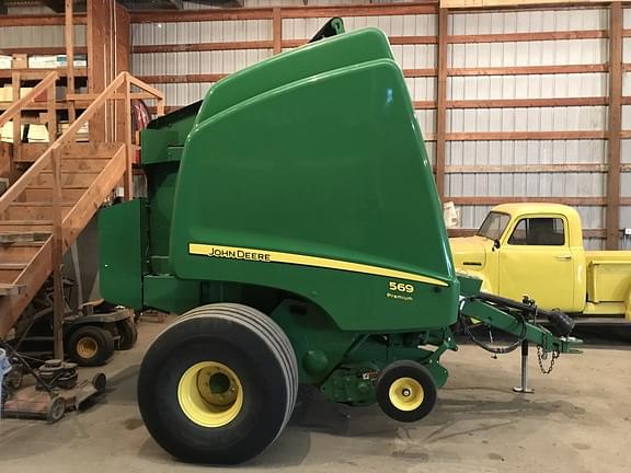 Image of John Deere 569 Premium equipment image 2