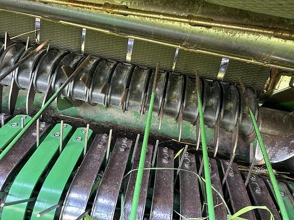 Image of John Deere 569 Premium equipment image 4