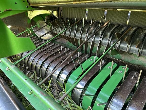 Image of John Deere 569 Premium equipment image 3