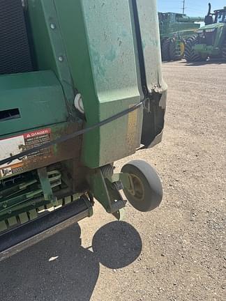 Image of John Deere 569 Premium equipment image 4