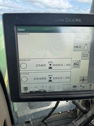 Image of John Deere 569 Premium equipment image 1