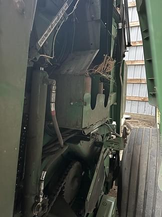Image of John Deere 569 Premium equipment image 1
