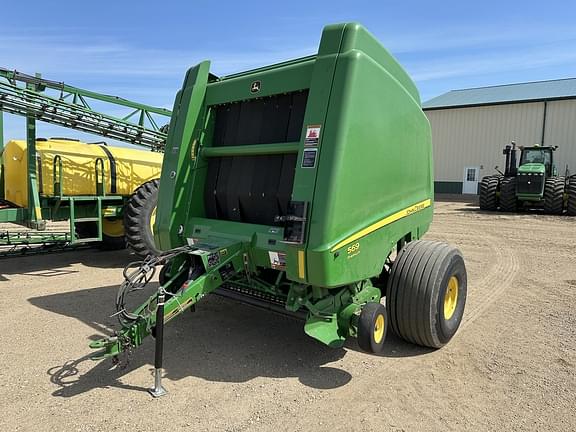 Image of John Deere 569 Premium equipment image 1