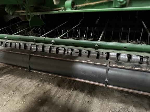 Image of John Deere 569 Premium equipment image 4