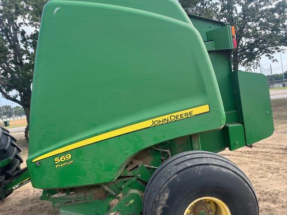 Image of John Deere 569 Premium equipment image 3