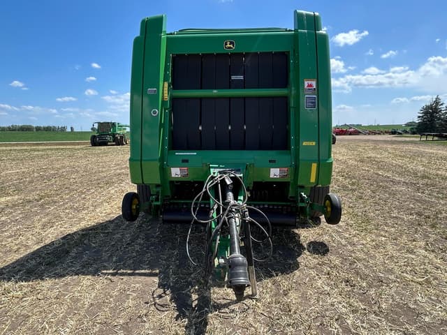 Image of John Deere 569 Premium equipment image 1