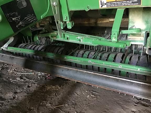 Image of John Deere 569 MegaWide Plus equipment image 2