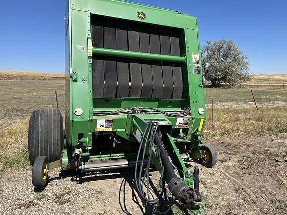 Image of John Deere 569 MegaWide Plus equipment image 1