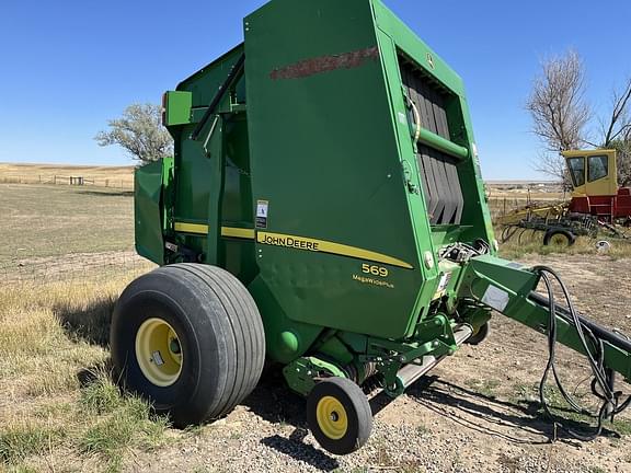 Image of John Deere 569 MegaWide Plus equipment image 2