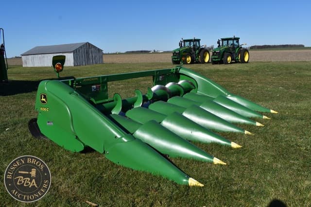 Image of John Deere 606C equipment image 1
