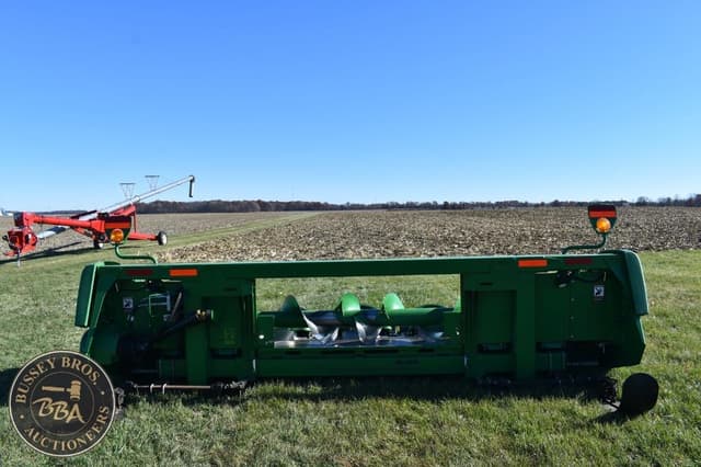 Image of John Deere 606C equipment image 4