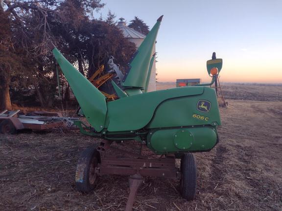 Image of John Deere 606C equipment image 4