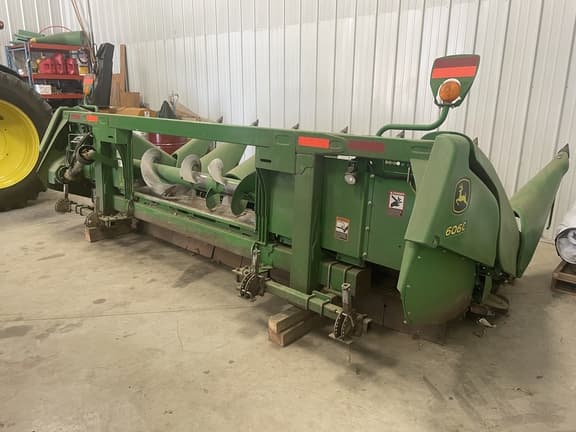Image of John Deere 606C equipment image 2