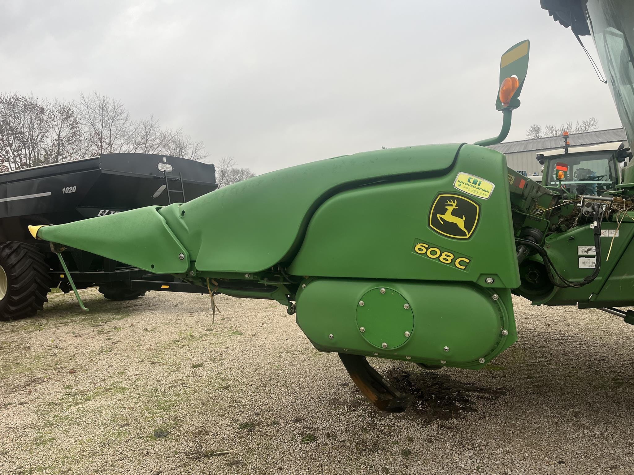 2013 John Deere 608C Equipment Image0