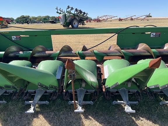 Image of John Deere 608C equipment image 4