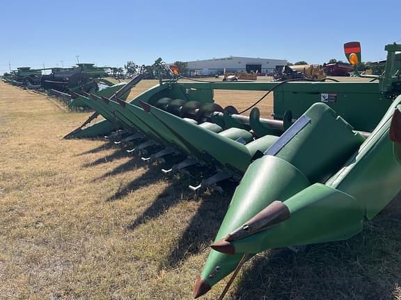 Image of John Deere 608C equipment image 2