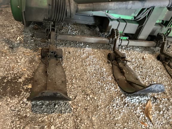 Image of John Deere 608C equipment image 3