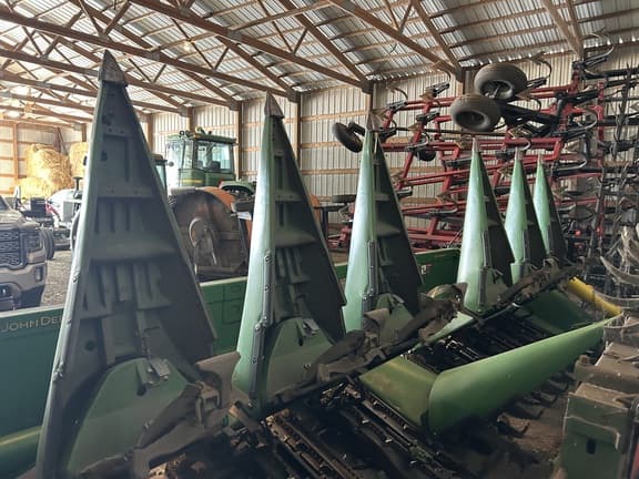 Image of John Deere 608C equipment image 1