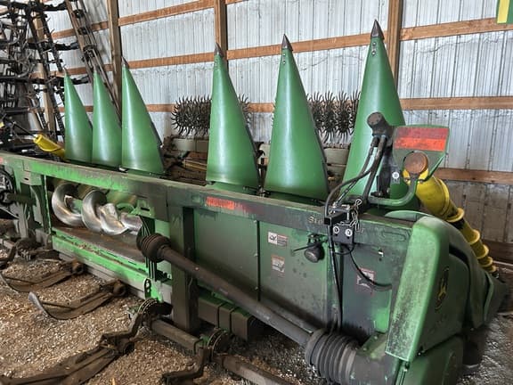 Image of John Deere 608C equipment image 2