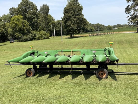 2013 John Deere 608C Equipment Image0
