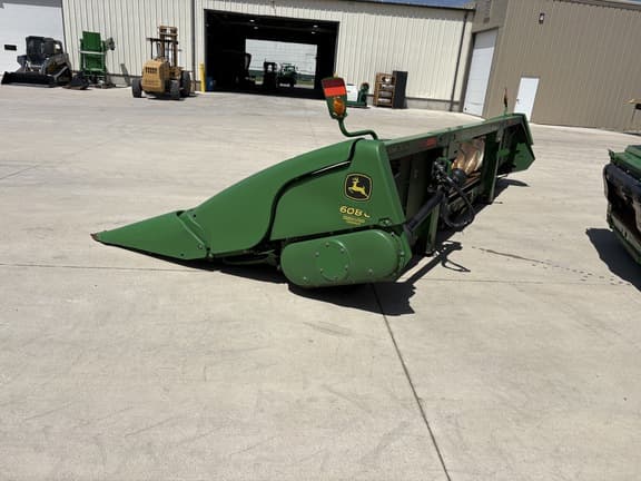 Image of John Deere 608C equipment image 2