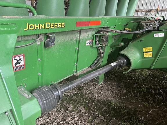 Image of John Deere 608C equipment image 3