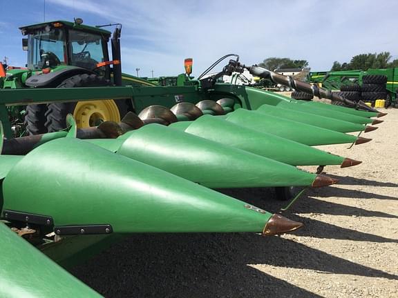 Image of John Deere 608C equipment image 4