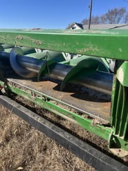 Image of John Deere 608C equipment image 4