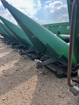 Image of John Deere 608C equipment image 2