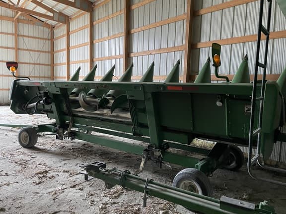 Image of John Deere 608C equipment image 3