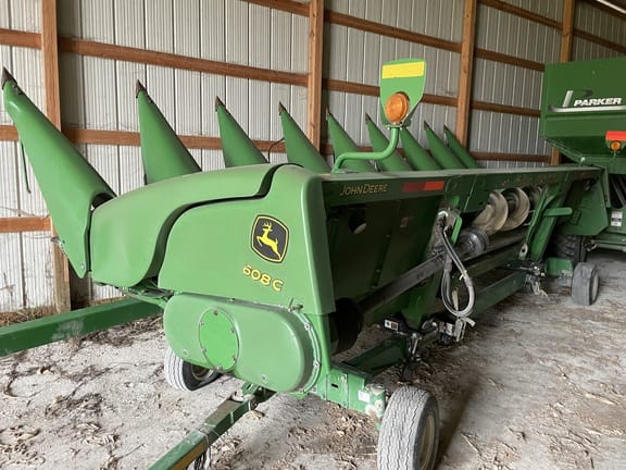 2013 John Deere 608C Equipment Image0
